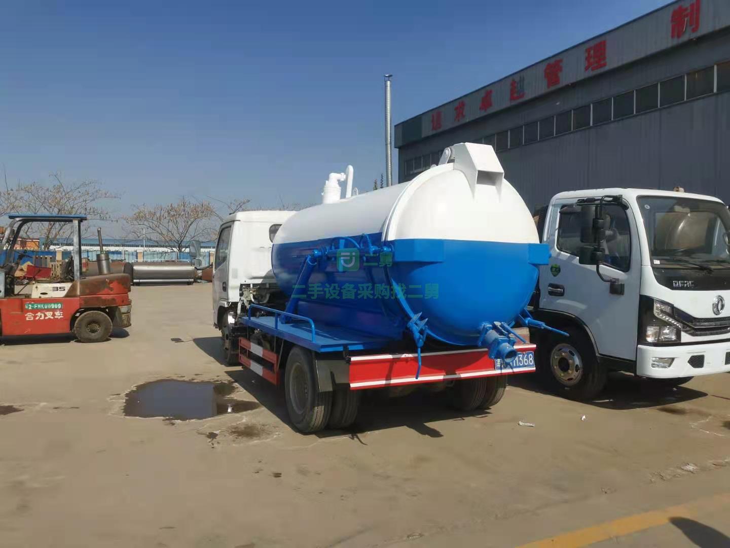 出售一臺17年東風多利卡吸污車   玉柴發動機130馬力