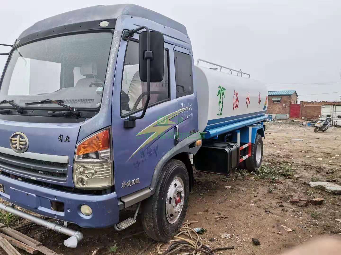 出售解放12噸灑水車馬力十足前噴后灑自吸水泡各項功能齊全