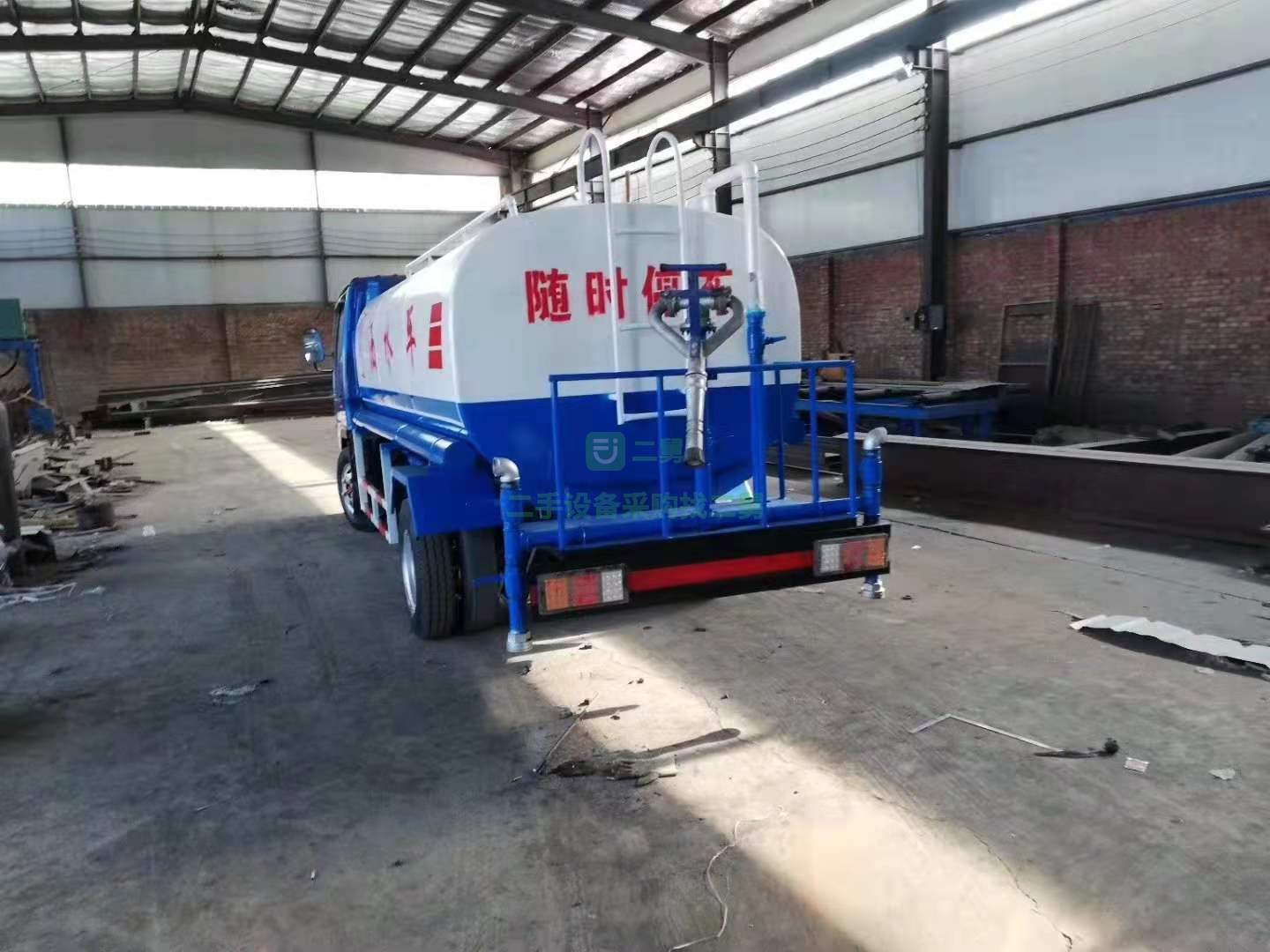 出售帥鈴5噸灑水車前噴后灑自吸水泡應有俱全