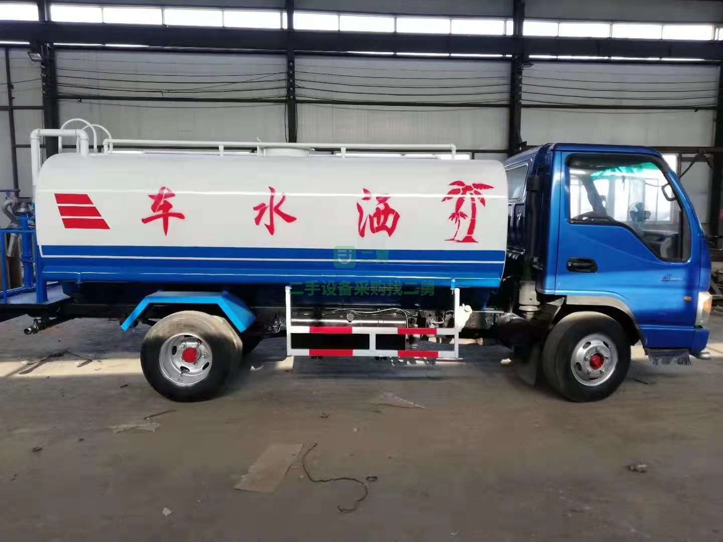 出售帥鈴5噸灑水車前噴后灑自吸水泡應有俱全