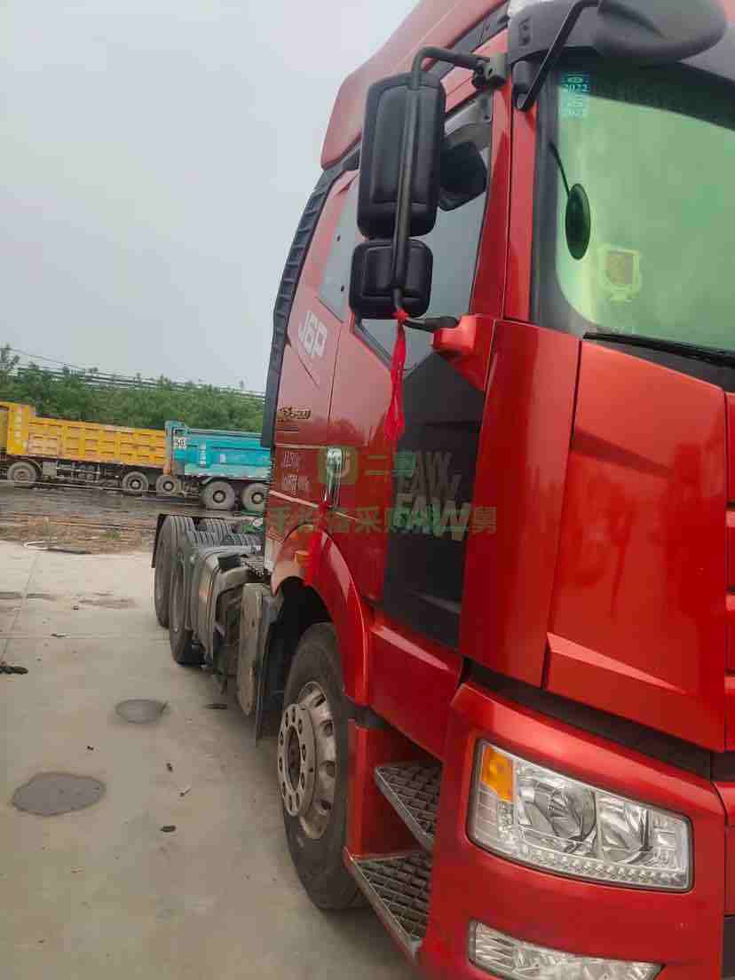 出售二臺解放J6P牽引車，18年5月份上戶，國五，馬力500，