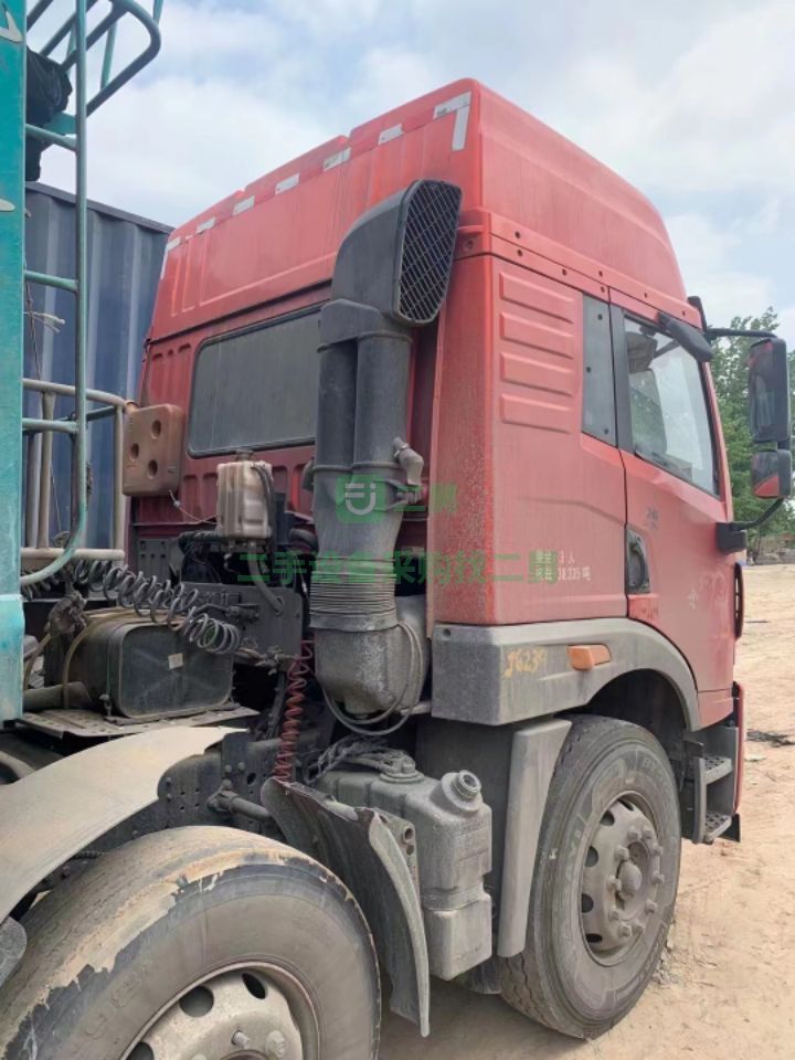 出售牽引車15年5月捍衛350，大精品
