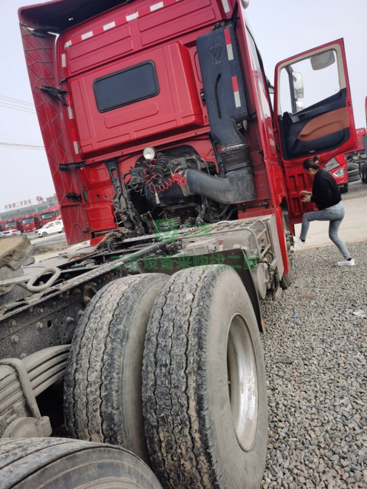 出售歐曼EST510馬力牽引車，四步臺階