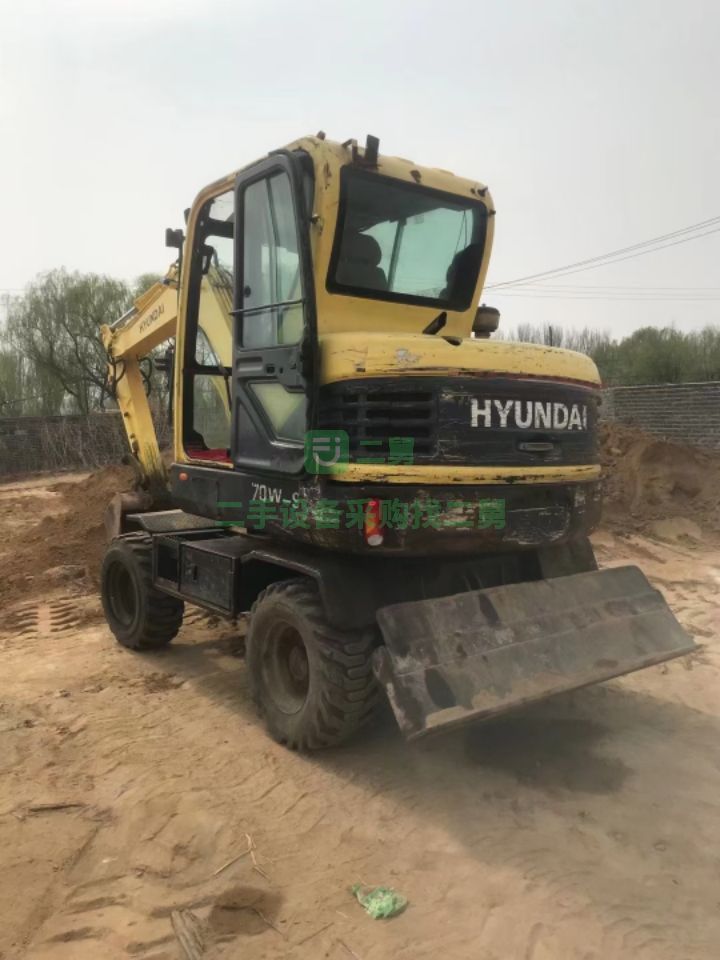 河北出售二手八成新的現(xiàn)代60－9輪挖掘機(jī)