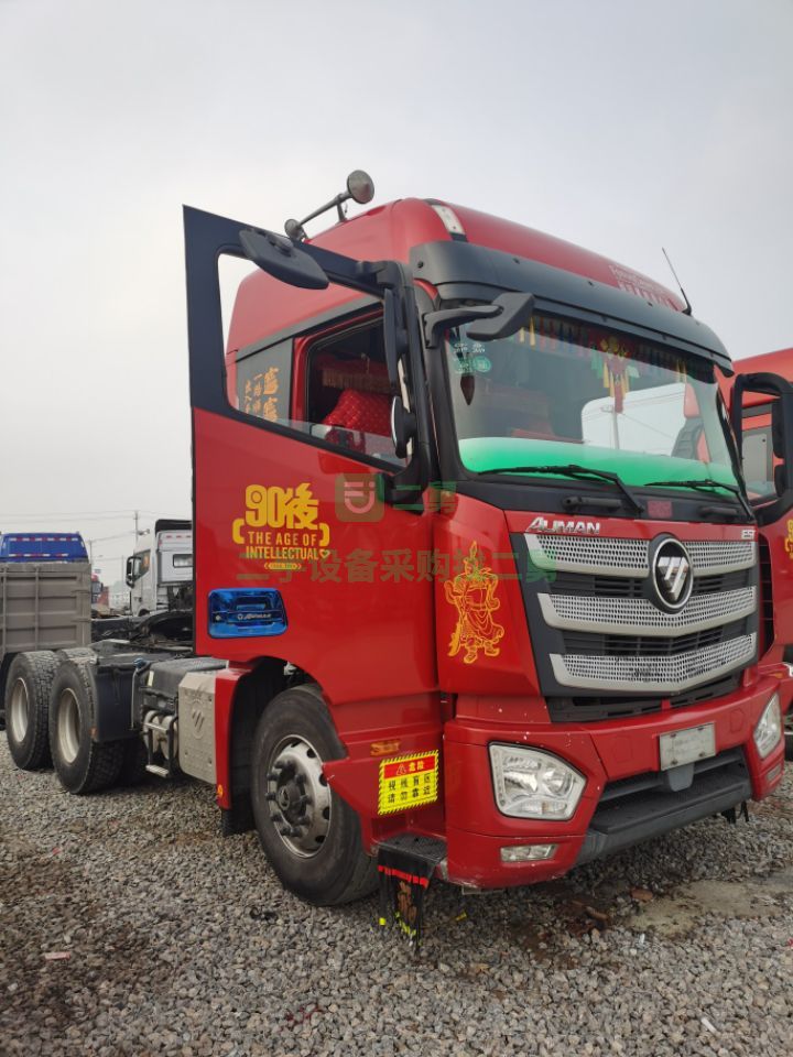 出售歐曼EST牽引車，460馬力，濰柴
