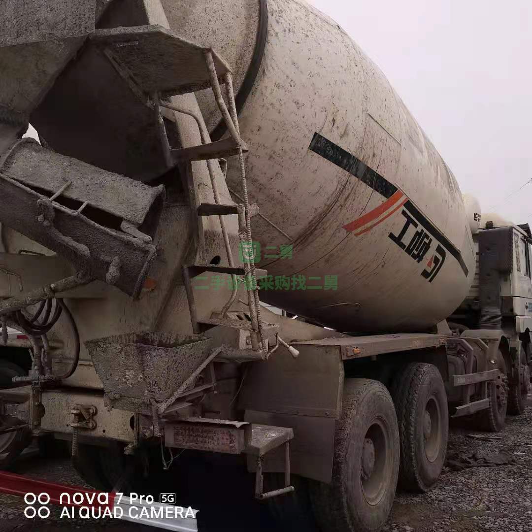 處理一臺13年18方德龍18方攪拌車，柳工上裝
