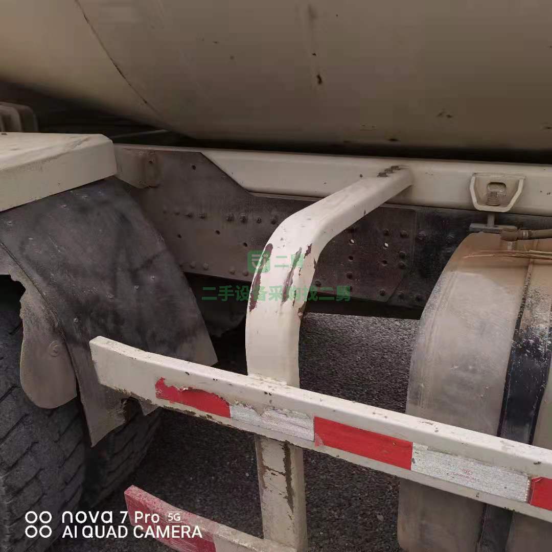 出售一臺16年國四德龍大12方攪拌車，濰柴發(fā)動機(jī)