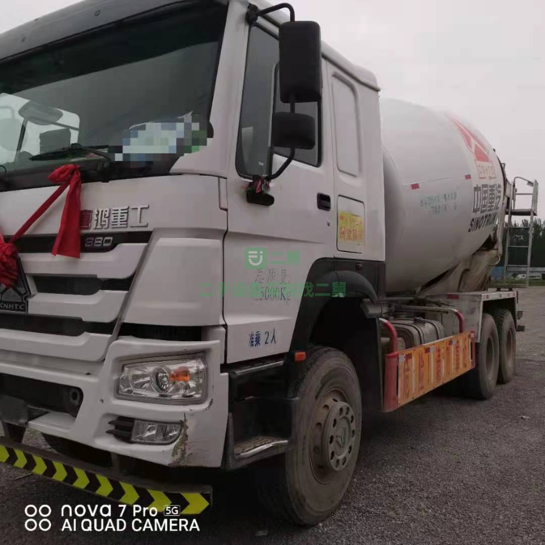 出售一臺18年國五豪沃大14方攪拌車，唐鴻上裝