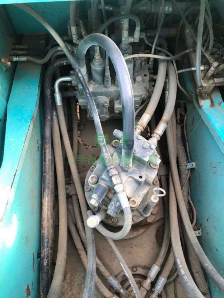 出售14年黑大架神鋼210超8挖掘機
