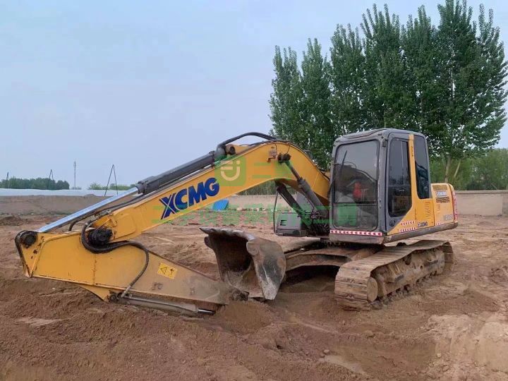 出售二手16年的徐工135挖掘機