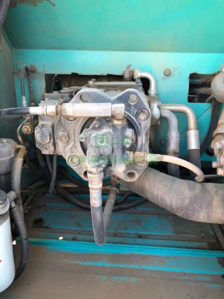 出售14年黑大架神鋼210超8挖掘機