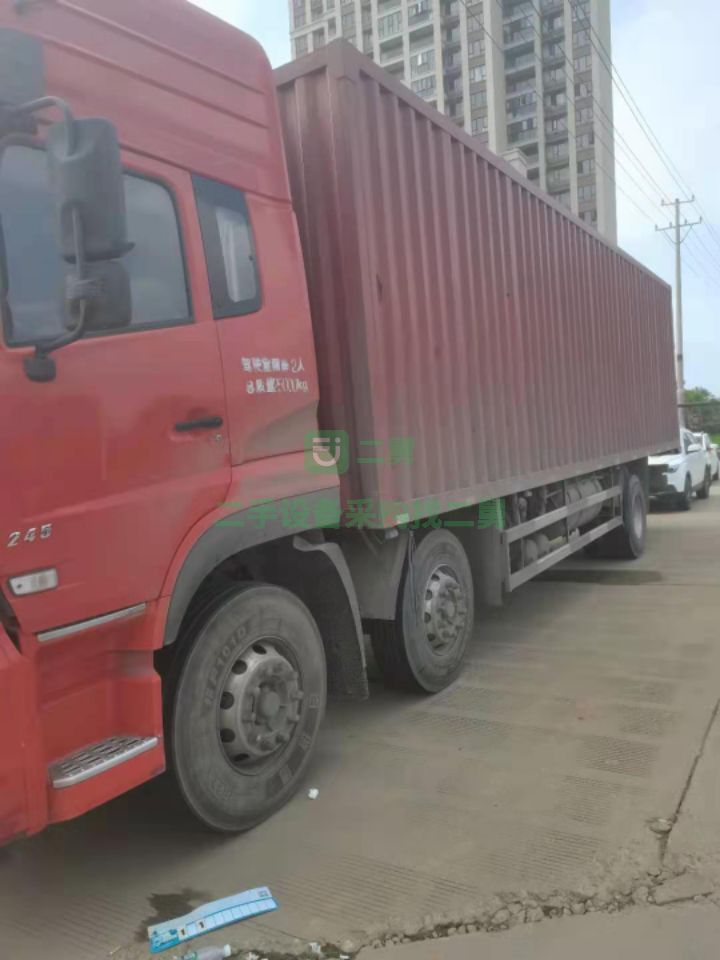 東風天龍前四后四箱車，245馬力，18年3月，帶駐車空調全保