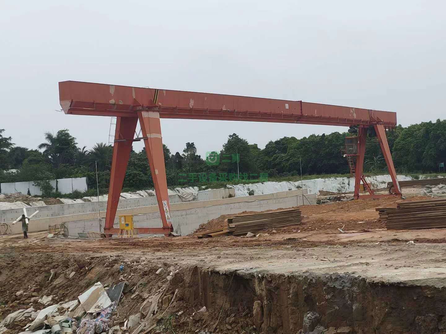 低價(jià)出售二手5噸龍門吊起重機(jī)