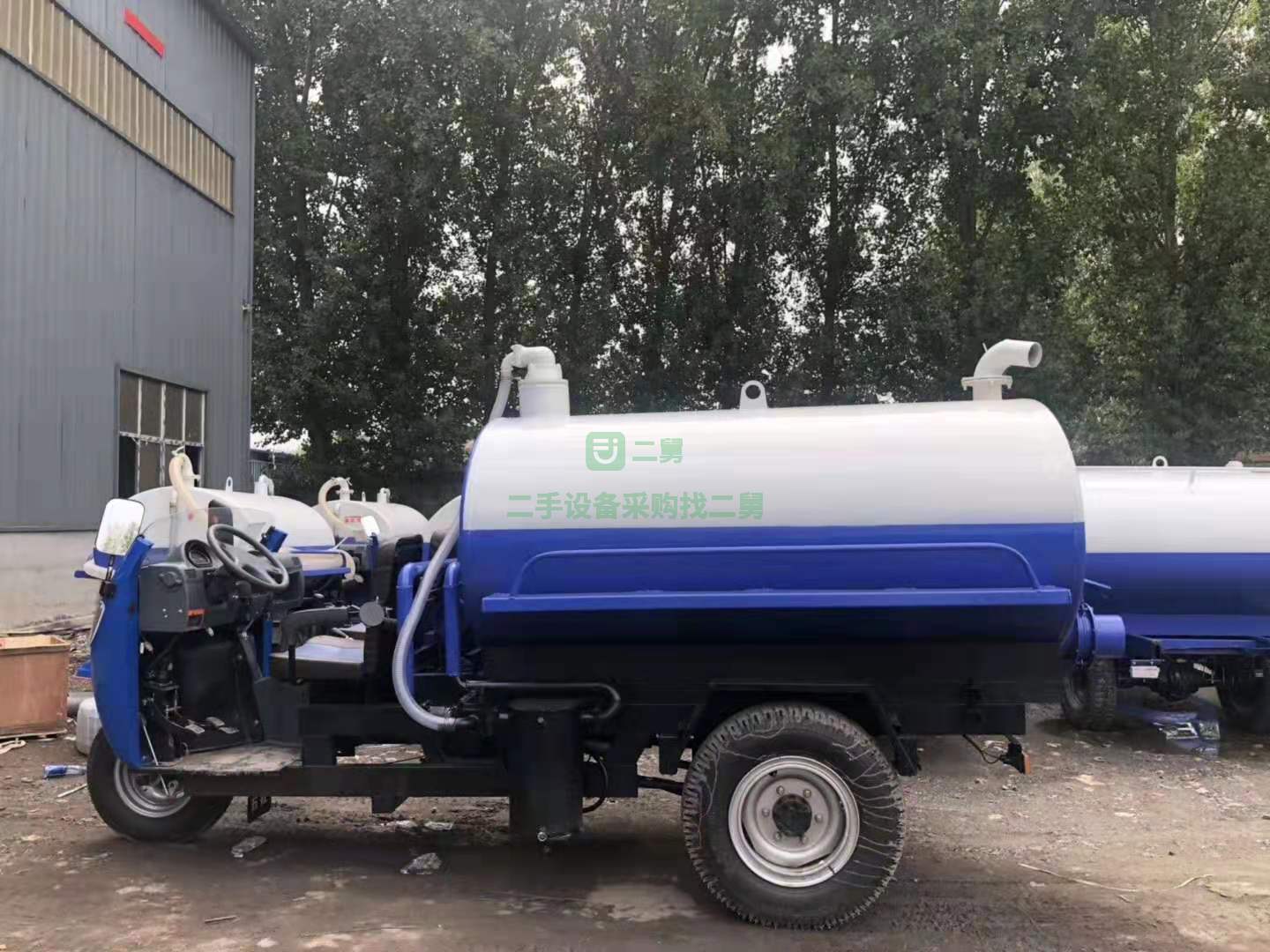 緊急出售翔運虎2立方帶手續(xù)吸污車