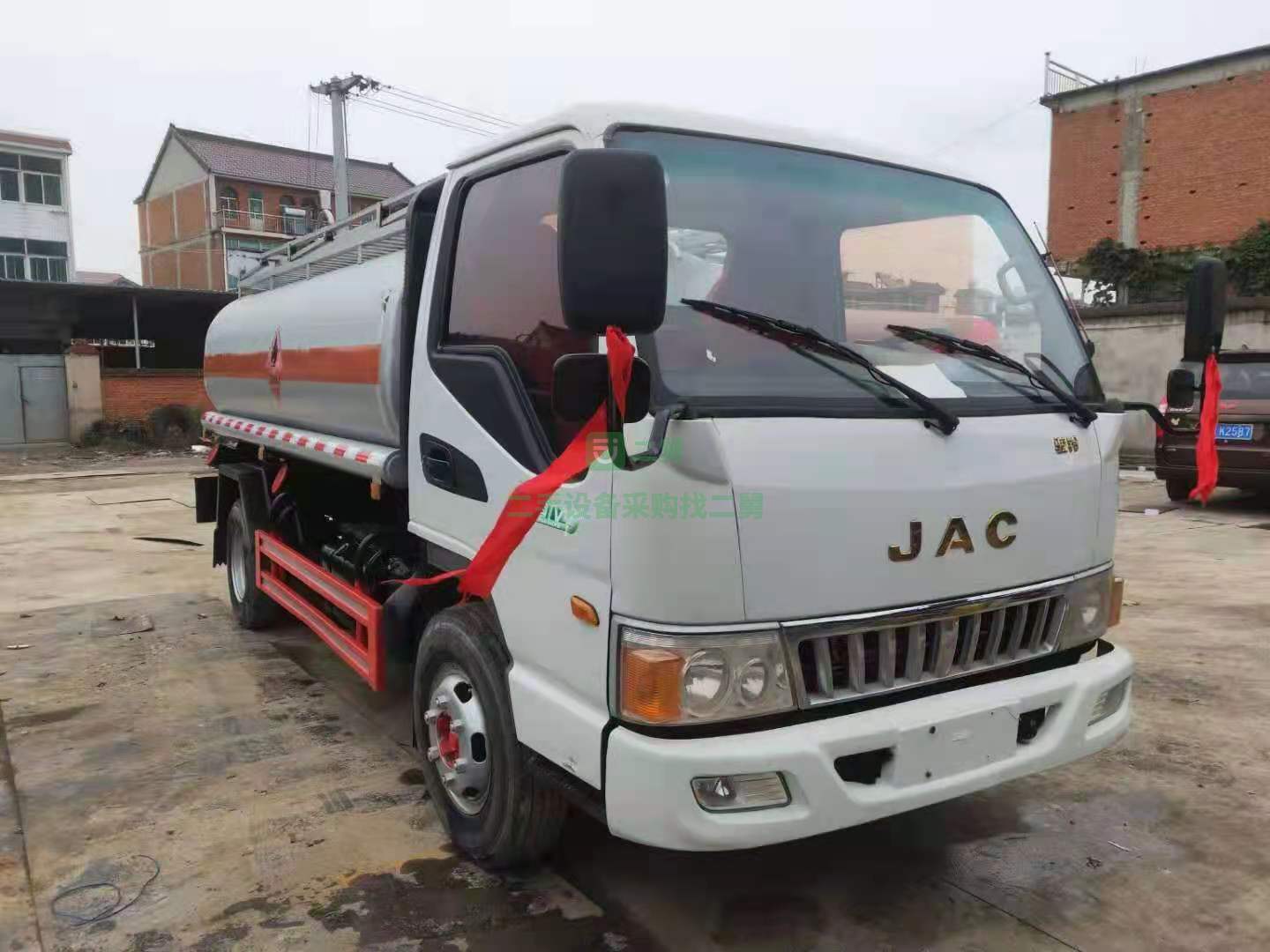 出售質保一年的5噸柴油罐江淮加油車