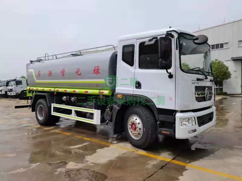 提供質保出售一輛20年的12方灑水車