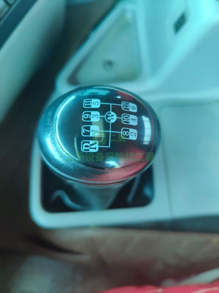 出售二手九成新的天龍350馬力牽引車，前四后八，車況原版