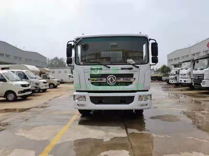 提供質保出售一輛20年的12方灑水車