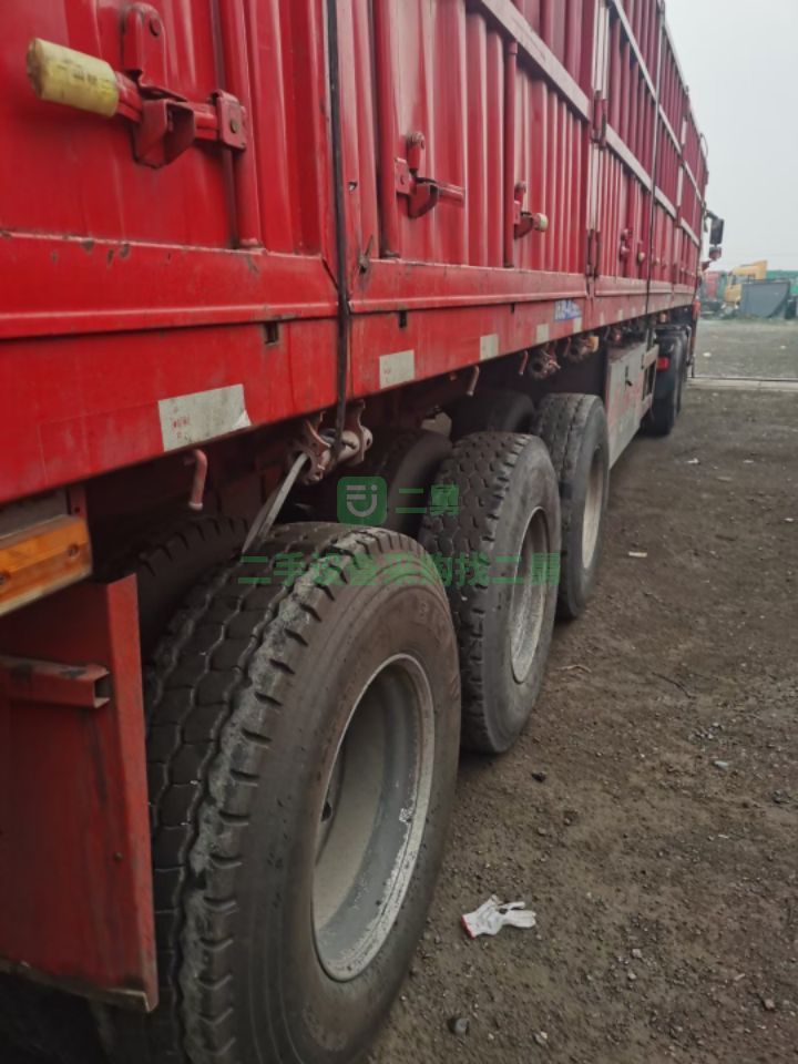 出售九成新的13米九洲直板半掛車