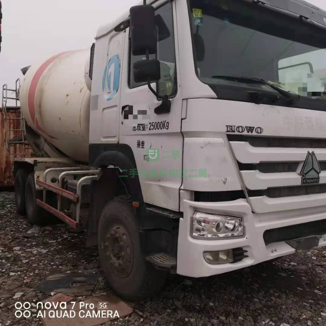 出售一臺14年底豪沃大12方配備高配三一上裝攪拌車，340馬力