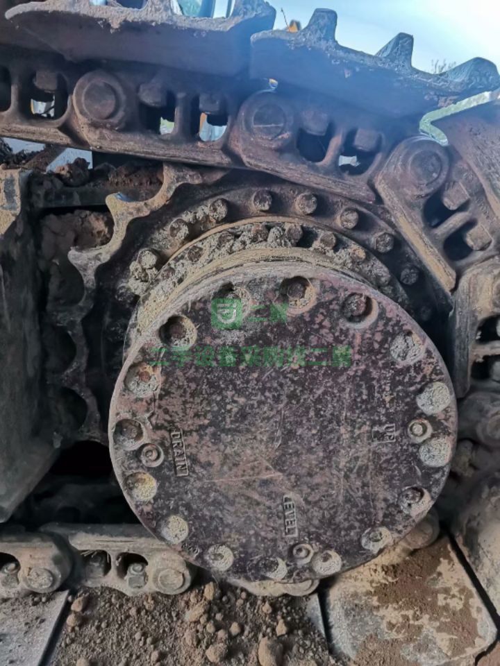 出售二手的八成新的日立270-3挖掘機