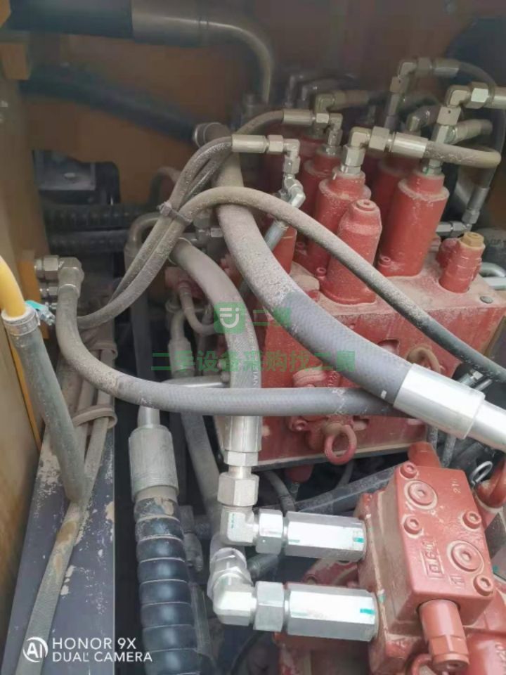 河北出售二手的雷沃220E2挖掘機，120小時準新車，手續齊