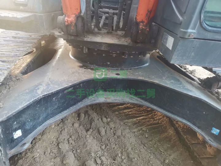 出售二手的八成新的日立270-3挖掘機
