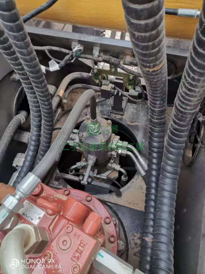 河北出售二手的雷沃220E2挖掘機，120小時準新車，手續齊