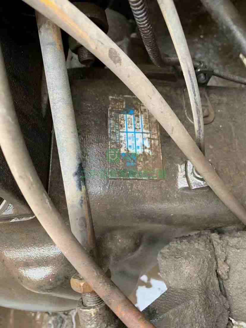 出售二手陜汽德龍X3000MAX牽引車，帶原裝液力緩速器，囯五排放550馬力