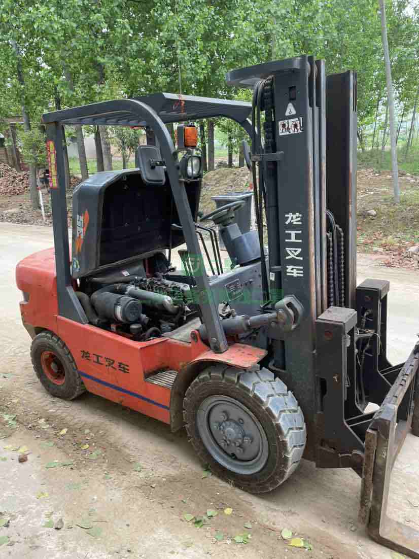 二手的合力3.5噸叉車(chē)