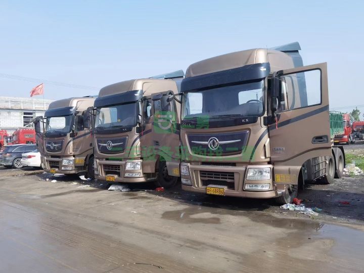出售二手九成新的東風天龍旗艦560牽引車