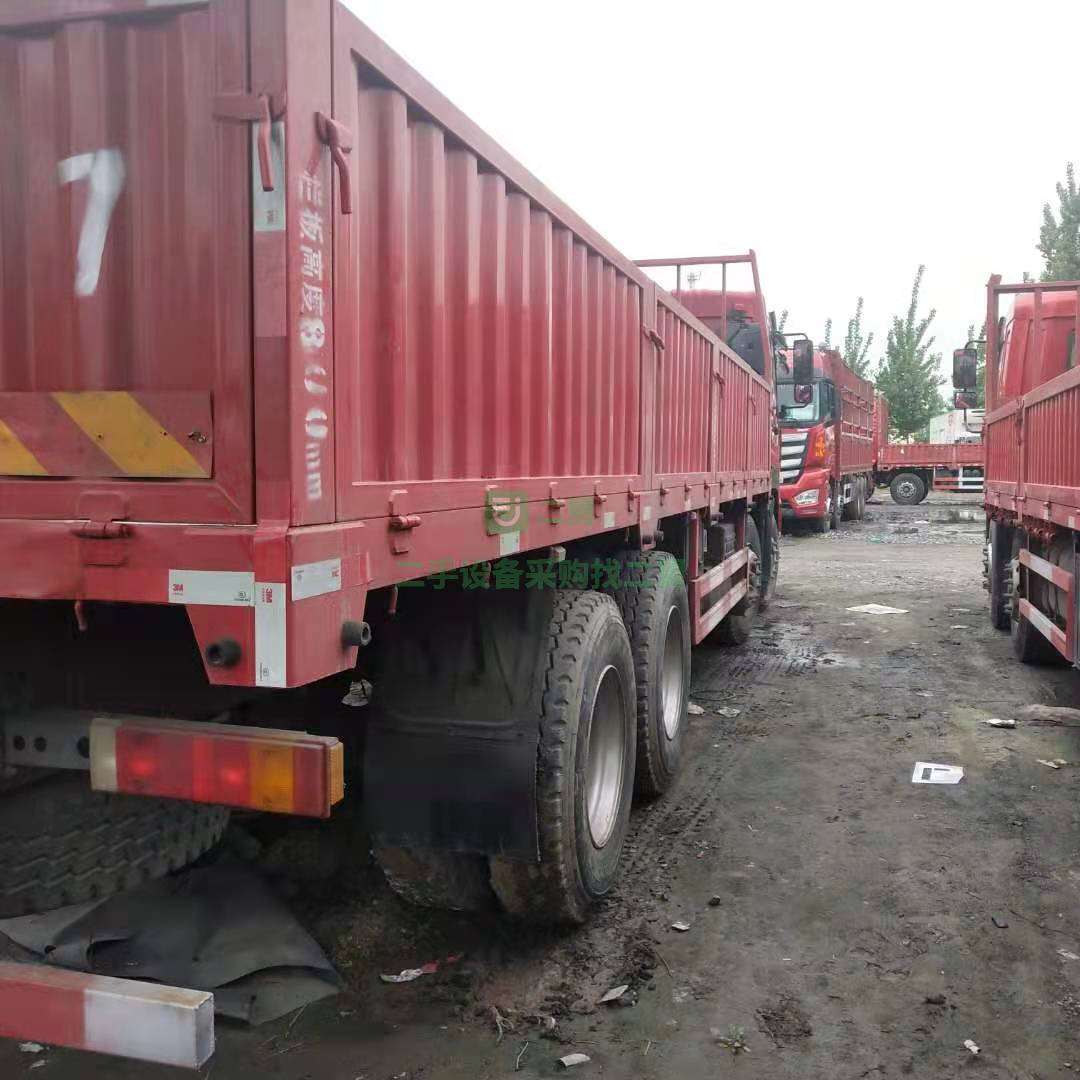 出售一臺新到18年前四后八9.6米平板貨車，車況精品不是原版退雙倍