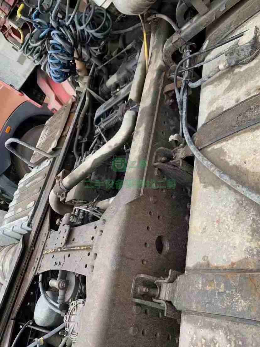 出售二手陜汽德龍X3000MAX牽引車，帶原裝液力緩速器，囯五排放550馬力