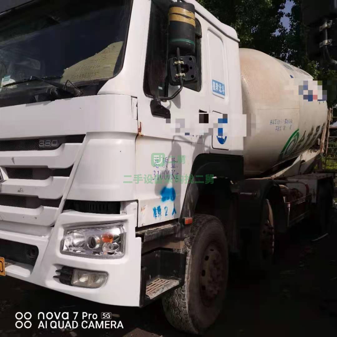 出售一臺(tái)16年國(guó)四豪沃大20方唐鴻上裝攪拌車