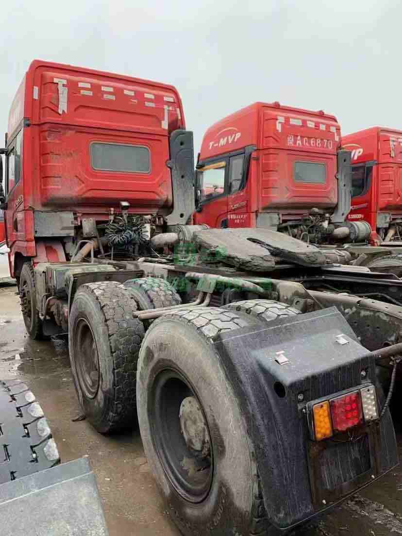 出售二手陜汽德龍X3000MAX牽引車，帶原裝液力緩速器，囯五排放550馬力
