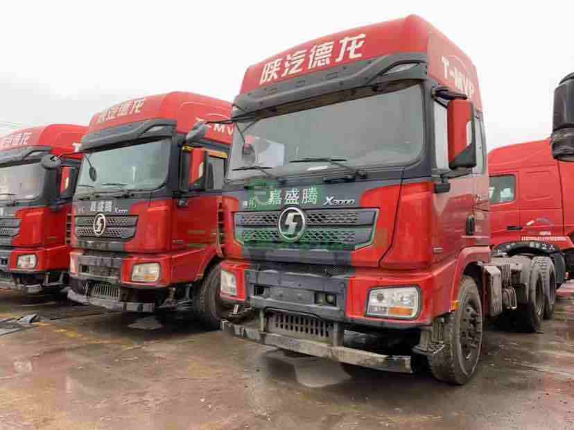 出售二手陜汽德龍X3000MAX牽引車，帶原裝液力緩速器，囯五排放550馬力