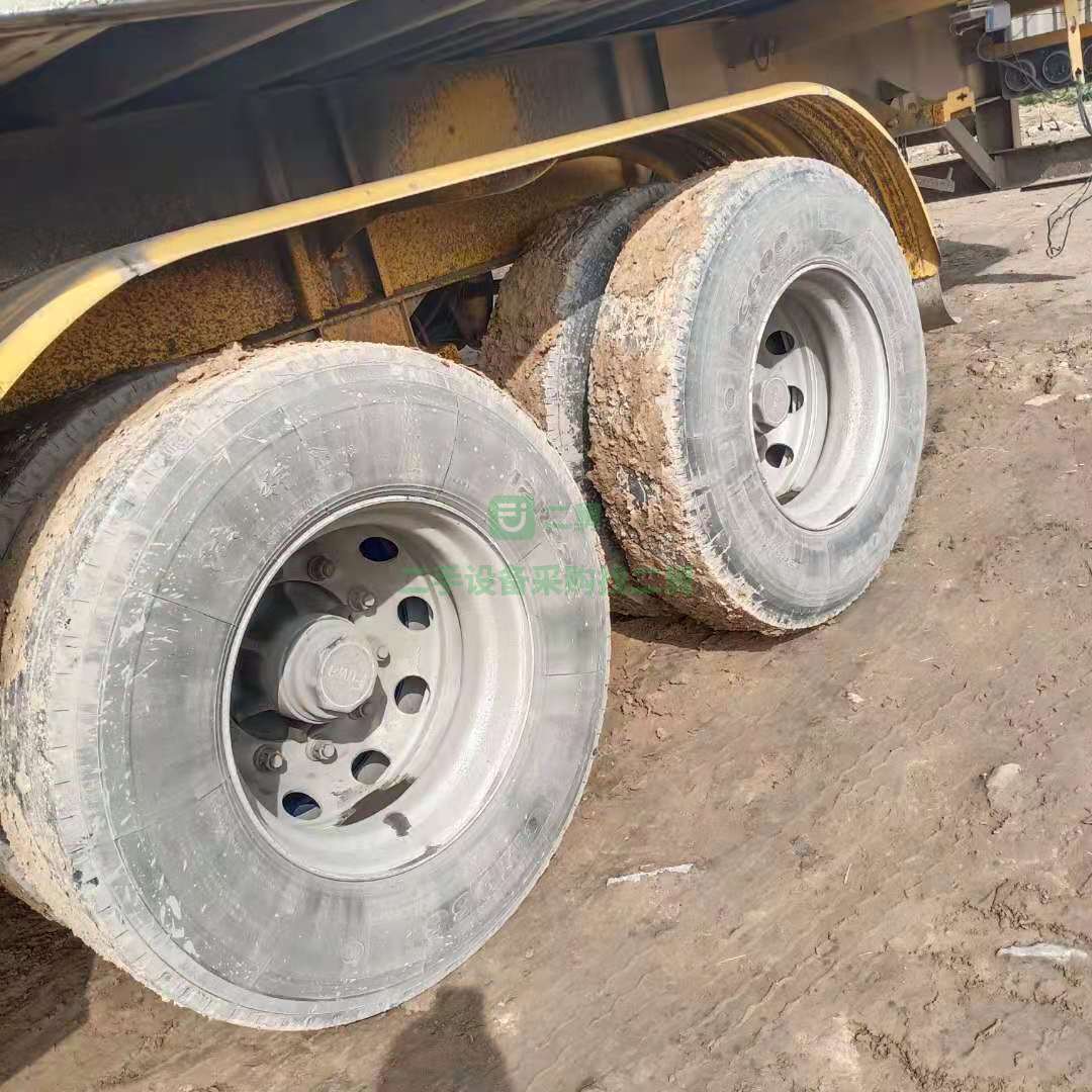 出售一臺18年歐曼單驅國五牽引車360馬力帶12.5米骨架箱拉110方