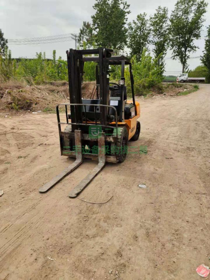 河北出售杭州三噸半升高三米，手動(dòng)擋叉車