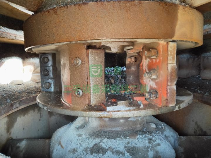 出售九成新紅星8518沖擊制沙機