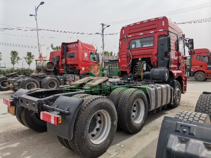 出售一臺(tái)18年德龍新M3000，430馬力牽引車