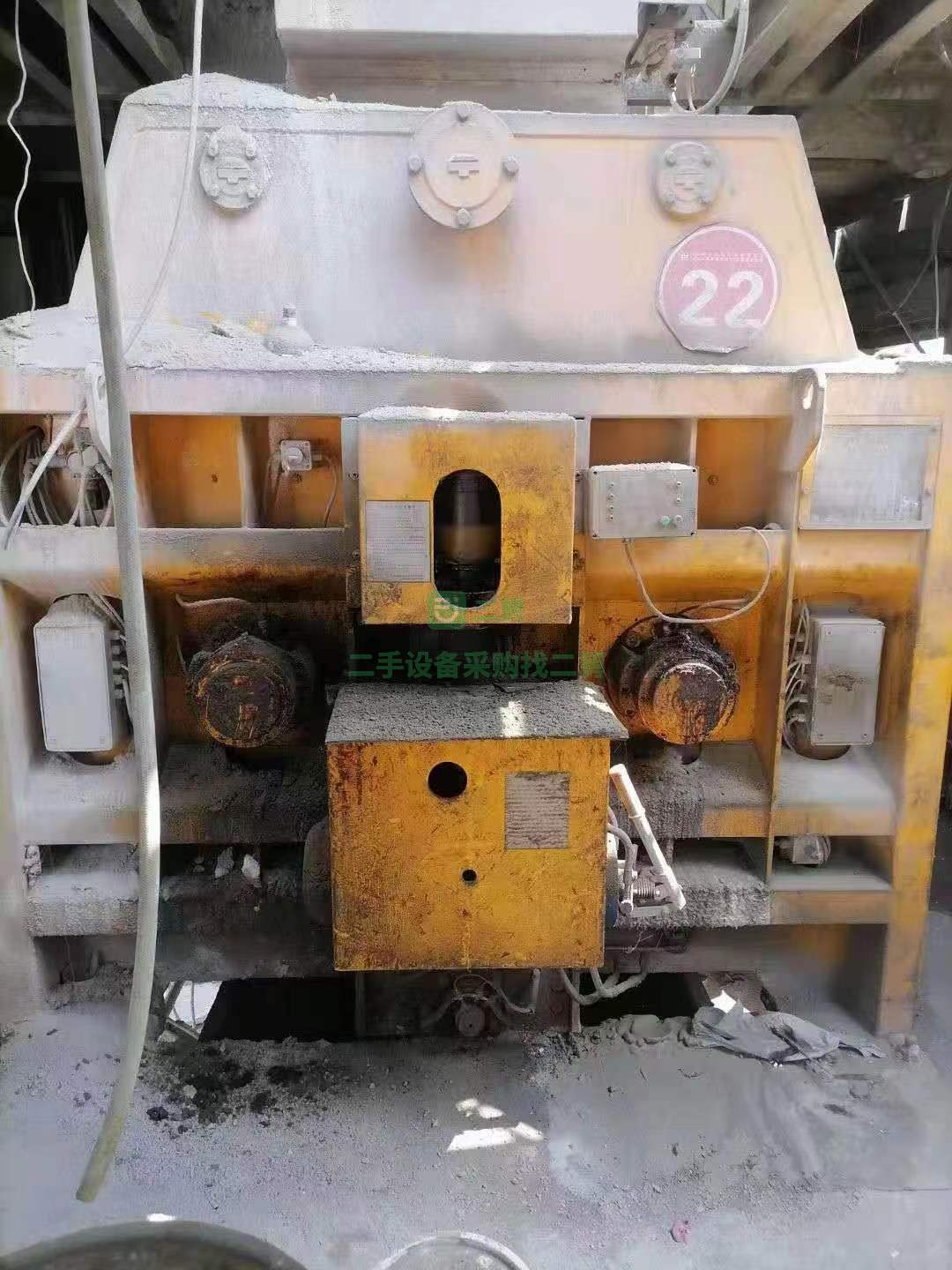 廣東出售120主機(jī)兩臺(tái)攪拌站主機(jī)兩臺(tái)十幾萬(wàn)包上車