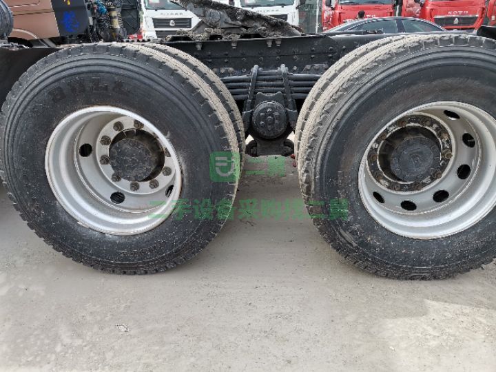 出售一臺(tái)18年德龍新M3000，430馬力牽引車