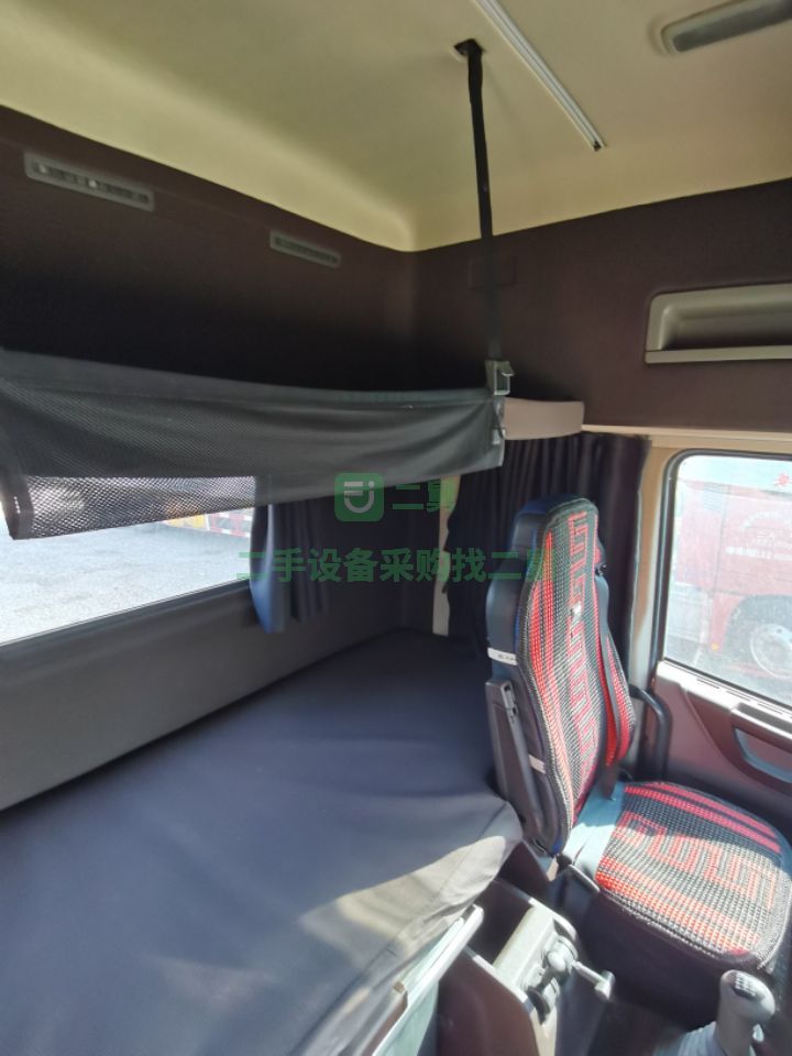 出售精品車況天龍旗艦560馬力牽引車