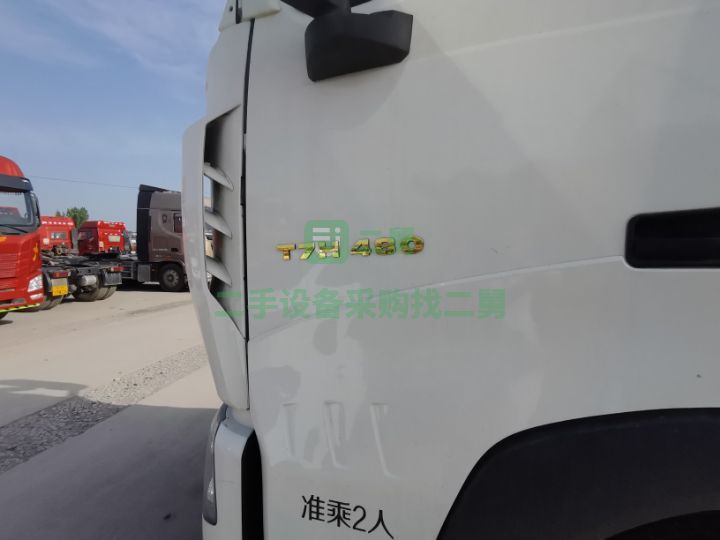 出售20年的準新車精品豪沃T7H480馬力牽引車
