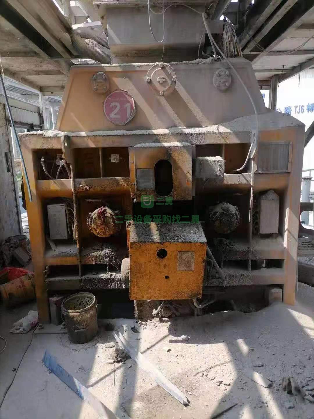 廣東出售120主機(jī)兩臺(tái)攪拌站主機(jī)兩臺(tái)十幾萬(wàn)包上車