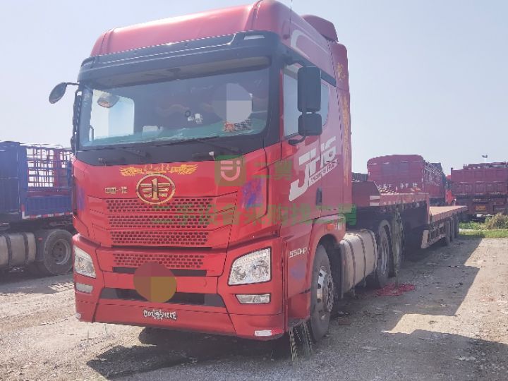 出售一年整解放JH6牽引車550馬力，可分期可提檔