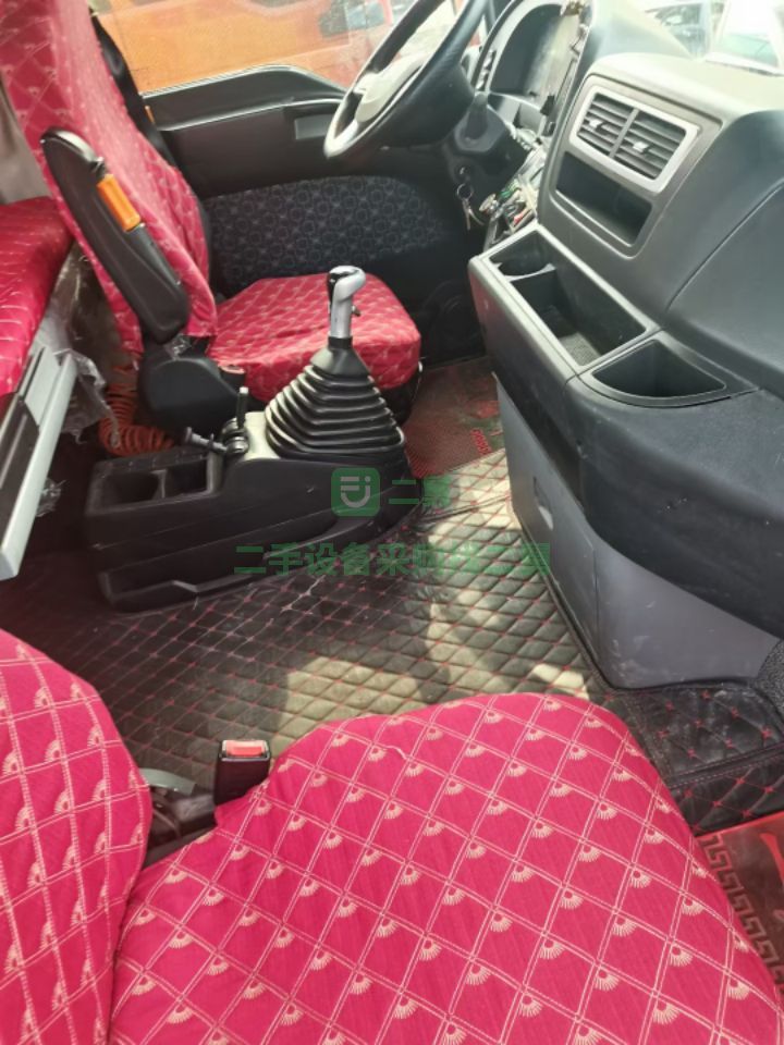 出售18年7月汕德卡牽引車-540馬力帶液緩 雙驅輕體國五