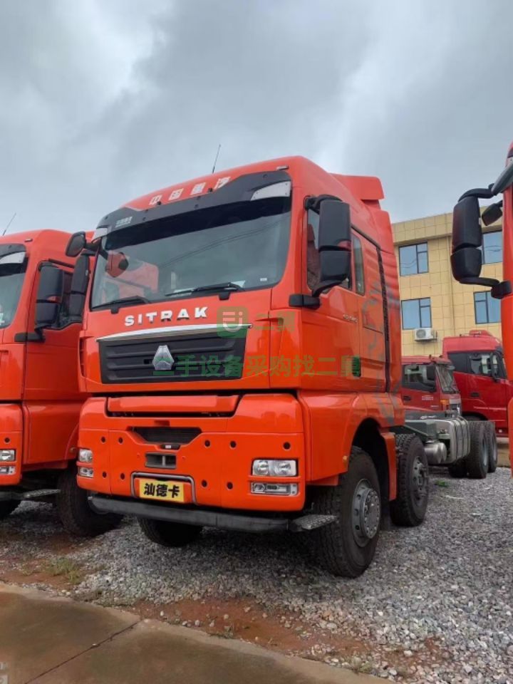出售二手的汕德卡前四后八自卸車新車，8.6米長，540馬力高頂