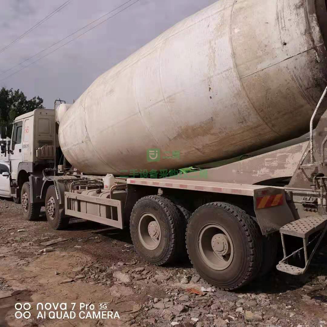 出售一臺17年國五大20方豪沃攪拌車380馬力，重汽發動機