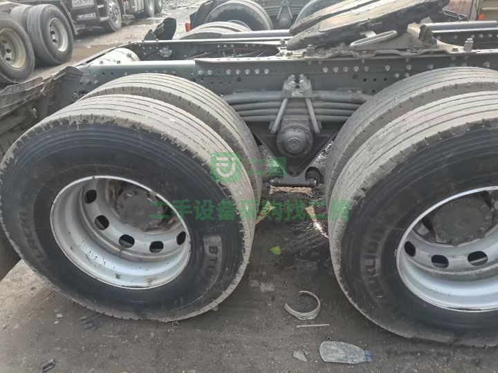 出售18年7月汕德卡牽引車-540馬力帶液緩 雙驅輕體國五